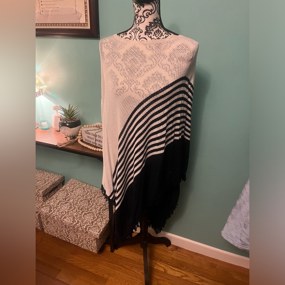 Soma Women's Long Navy And White Fringe Poncho Beach Cover Up Size L/XL